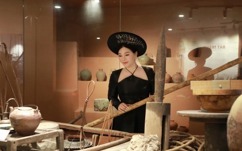 Cùng NSƯT Hương Giang khám phá vẻ đẹp tiềm ẩn của làng gốm cổ Bát Tràng