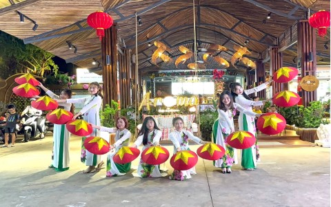Chương trình biểu diễn văn hoá dân tộc tại khu Phú Quốc Centre: Điểm sáng mới giải cứu du lịch Phú Quốc