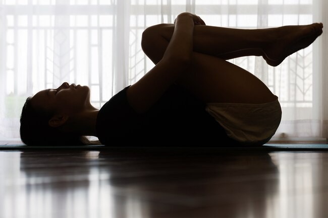Lợi ích tuyệt vời cho sức khỏe khi bạn tập yoga - Ảnh 6.