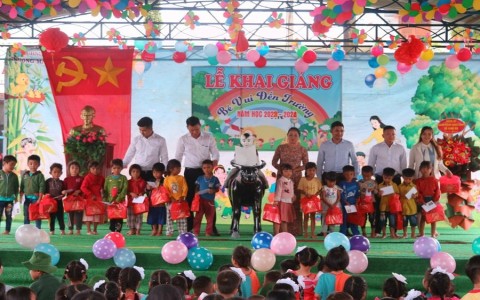 BĐS Nhật Quang Huy hỗ trợ trường mầm non Vành Khuyên - Bình Phước ngày khai giảng