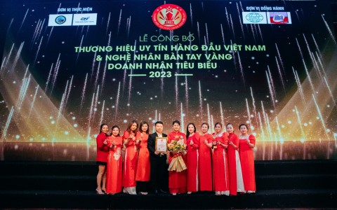 YONLIE trong Top 100 Thương Hiệu Uy Tín Hàng Đầu Việt Nam 2023
