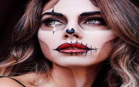 Cách hóa trang Halloween đơn giản: vẽ mặt, vẽ nail ấn tượng