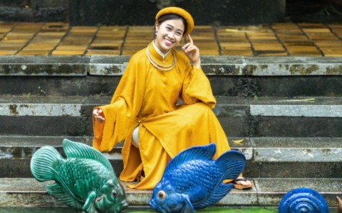 Ceo Lê Hương – Nữ lãnh đạo quyền lực của Tập Đoàn Unicare gây sốt với bộ ảnh cổ trang