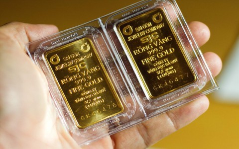 Giá vàng SJC tăng vọt, cao hơn thế giới 3 triệu đồng/lượng